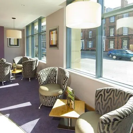 Premier - Blossom St South 3*